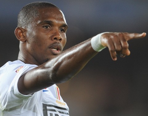 Samuel Eto'o pointing